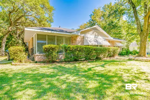 302 Northwest Blvd, Chickasaw, AL 36611 photo 3