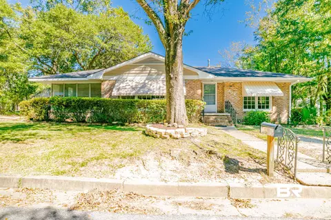 302 Northwest Blvd, Chickasaw, AL 36611 photo 2
