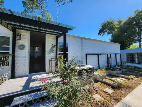 389 Cove Bayou Cir, Lillian, AL 36549