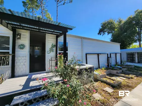 389 Cove Bayou Cir, Lillian, AL 36549