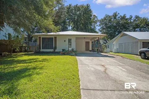 558 Bellangee Ave, Fairhope, AL 36532