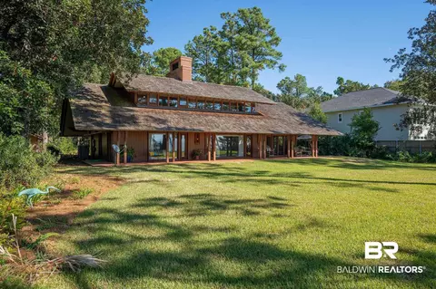 23089 Main St, Fairhope, AL 36532