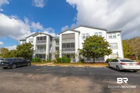 2200 W 2nd St #D104, Gulf Shores, AL 36542
