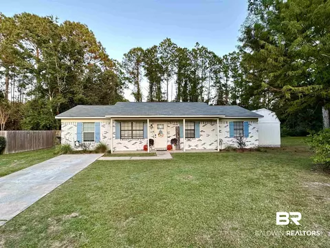 401 Palmetto Ct, Gulf Shores, AL 36542