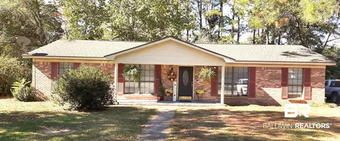 105 Avalon Ave, Brewton, AL 36426