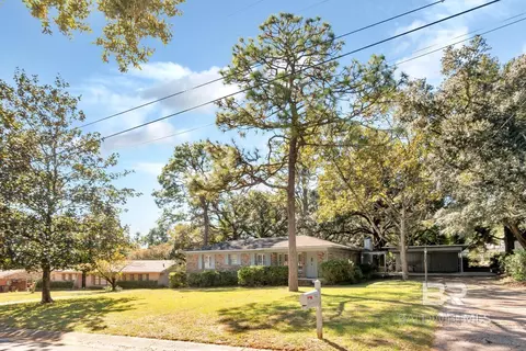 1502 Crestview Dr, Mobile, AL 36693 photo 1