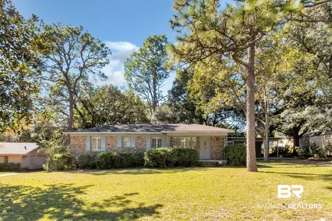 1502 Crestview Dr, Mobile, AL 36693 photo 3
