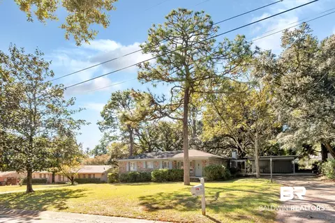 1502 Crestview Dr, Mobile, AL 36693