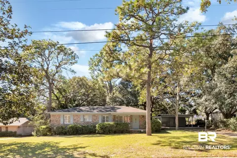 1502 Crestview Dr, Mobile, AL 36693 photo 2