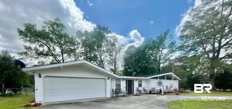 402 E Pine St, Atmore, AL 36502 photo 1