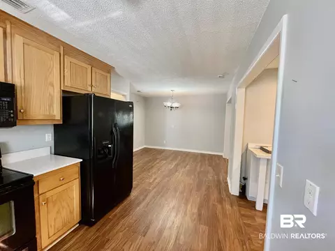 402 E Pine St, Atmore, AL 36502 photo 10