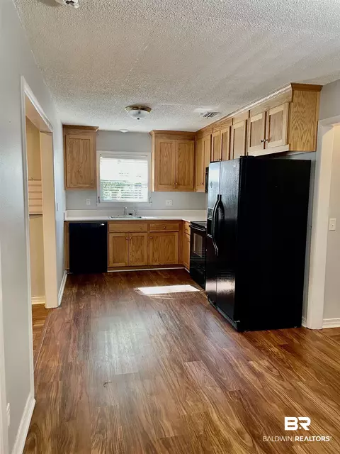402 E Pine St, Atmore, AL 36502 photo 12