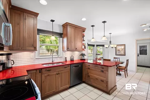 2021 E Pine Needle Dr, Mobile, AL 36609 photo 6