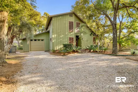 441 Hilltop Dr, Gulf Shores, AL 36542