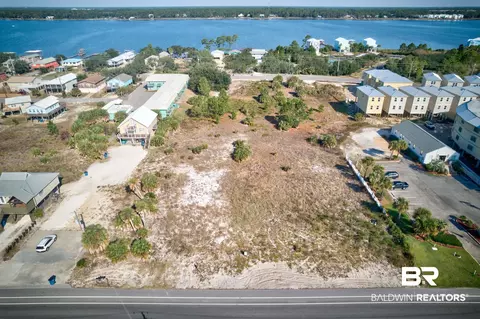 975 W Lagoon Ave, Gulf Shores, AL 36542