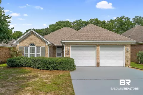134 Club Dr, Fairhope, AL 36532