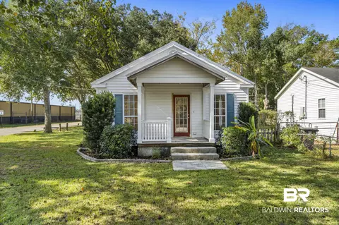 401 N Pine St, Foley, AL 36535