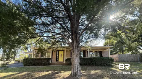 110 Virginia Cir, Daphne, AL 36526