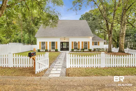 505 Dyson St, Fairhope, AL 36532