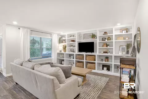 8302 Harmon St, Daphne, AL 36526 photo 2