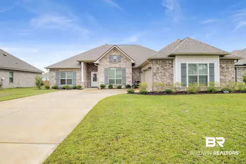 439 Shepard St, Gulf Shores, AL 36542
