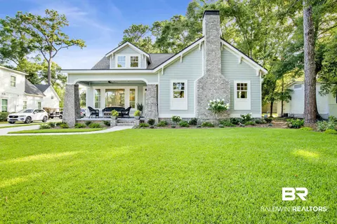 157 Orange Ave, Fairhope, AL 36532