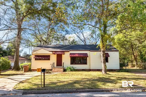 5421 W Colonial Cir, Mobile, AL 36618