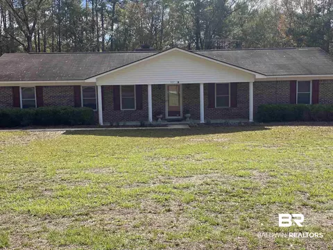 107 W Dogwood Ln, Brewton, AL 36426