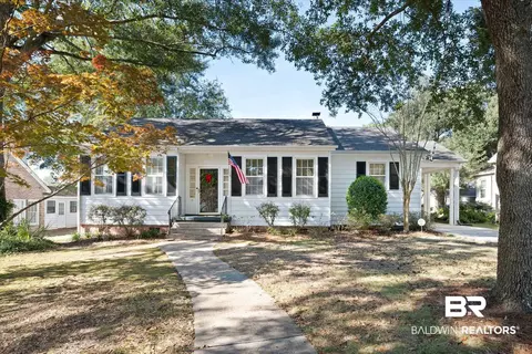 6 Elizabeth Pl, Mobile, AL 36606