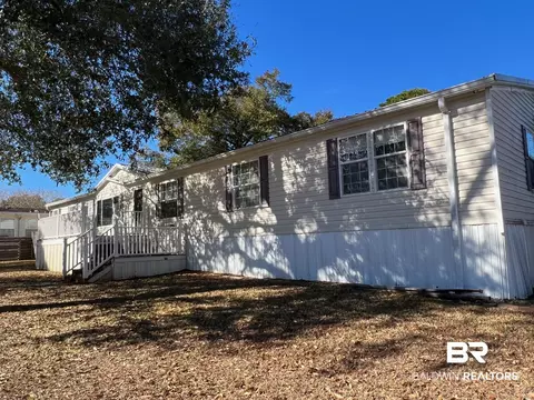1862 Princess Ln, Lillian, AL 36549