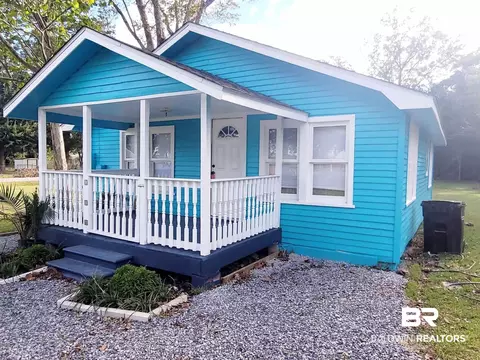 2111 S Magnolia St, Loxley, AL 36551
