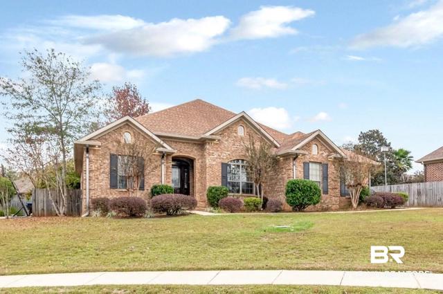 9820 N Richmond Dr, Mobile, AL 36695