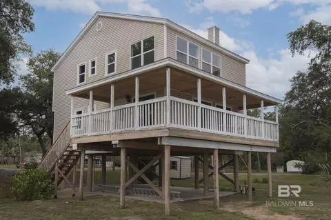 9650 Bay View Dr, Lillian, AL 36549