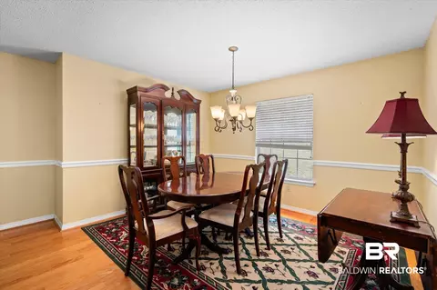 381 Lakeview Dr, Mobile, AL 36695 photo 5