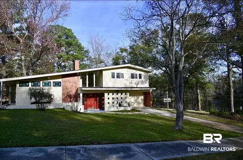 400 N Forest Hill Dr, Brewton, AL 36426