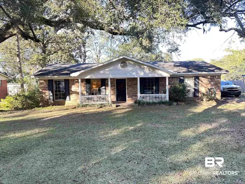 4056 W Hillcrest Ln, Mobile, AL 36693