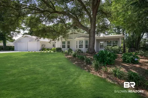 2769 Manuel Dr, Lillian, AL 36549