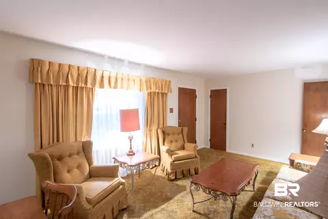 601 E Wesley Dr, Mobile, AL 36609 photo 8