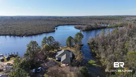 631 N Craft Hwy, Chickasaw, AL 36611