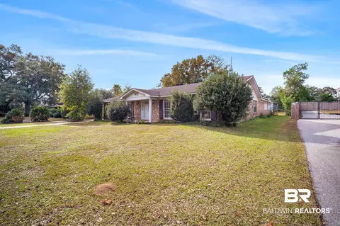 524 Hillcrest Rd, Mobile, AL 36608 photo 2