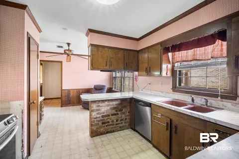 524 Hillcrest Rd, Mobile, AL 36608 photo 6