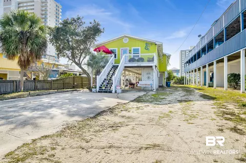 1033 W Lagoon Ave, Gulf Shores, AL 36542