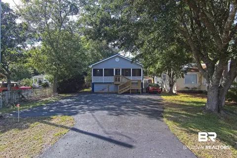 925 E Canal Dr, Gulf Shores, AL 36542