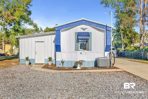 1701 Santa Cruz Dr, Lillian, AL 36549