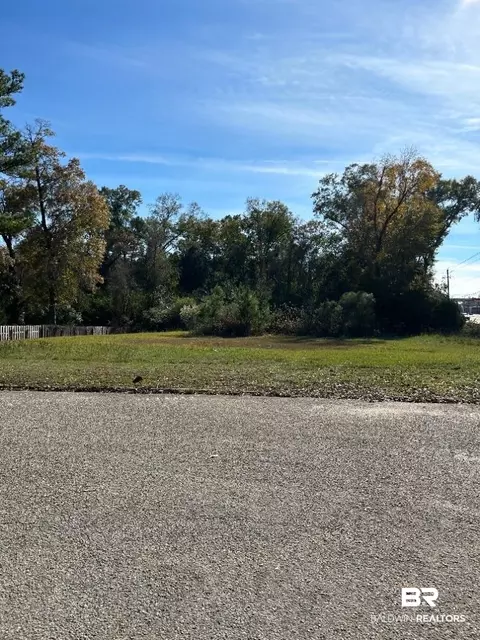 100 Fairway Dr, Brewton, AL 36426