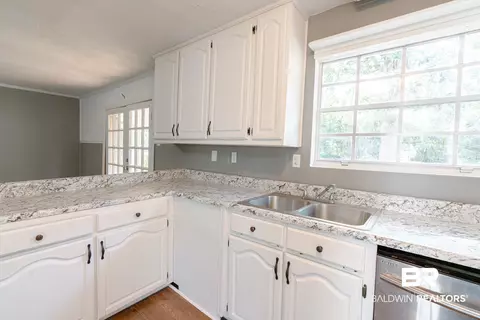 558 Marcus Dr, Mobile, AL 36609 photo 12