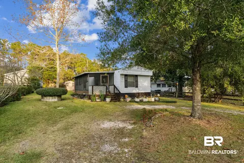 1329 Ridgewood Dr, Lillian, AL 36549