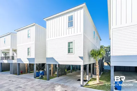 115 W 10th St #P, Gulf Shores, AL 36542