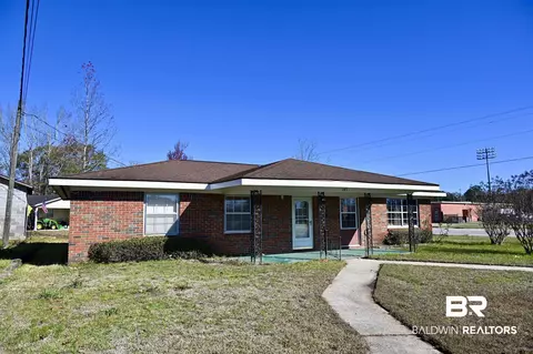147 Mayo St, Brewton, AL 36426