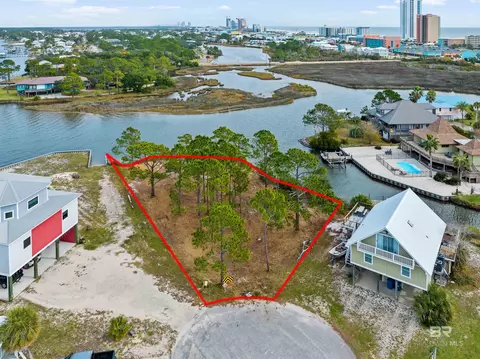 316 W 8th St, Gulf Shores, AL 36542